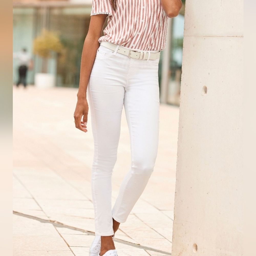Lascana White Skinny Leg Cropped Pants NWT Size 2